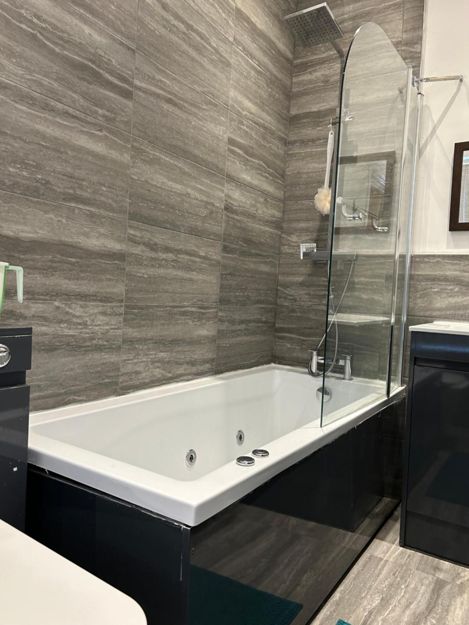 Ensuite Room With Private Bathroom At 沃尔索尔 外观 照片
